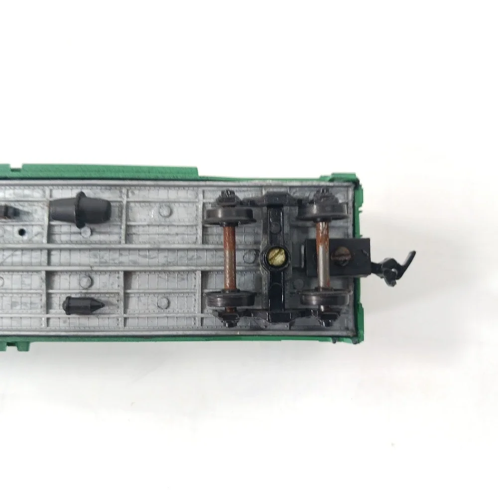 Athearn HO Scale Penn Central 50 Ft Plug Door Box Car PC 268800 Green 1327